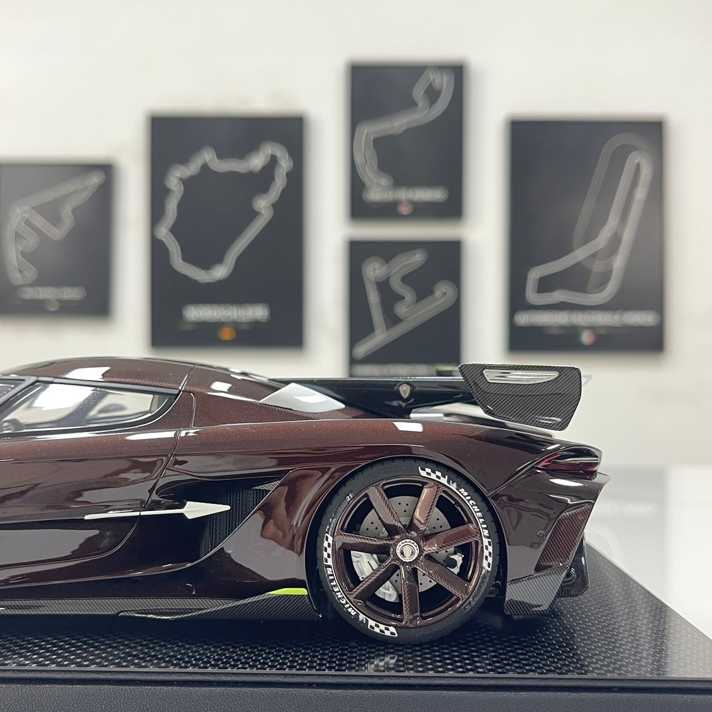 FRONTIART 1/18 Koenigsegg Jesko "Sadair's Spear" – Brown (FA198)