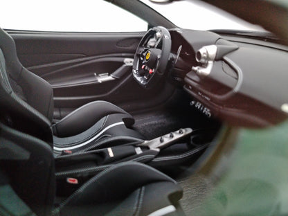 DG 1/18 Ferrari F8 White Limited Edition Simulation Car Model Ornament
