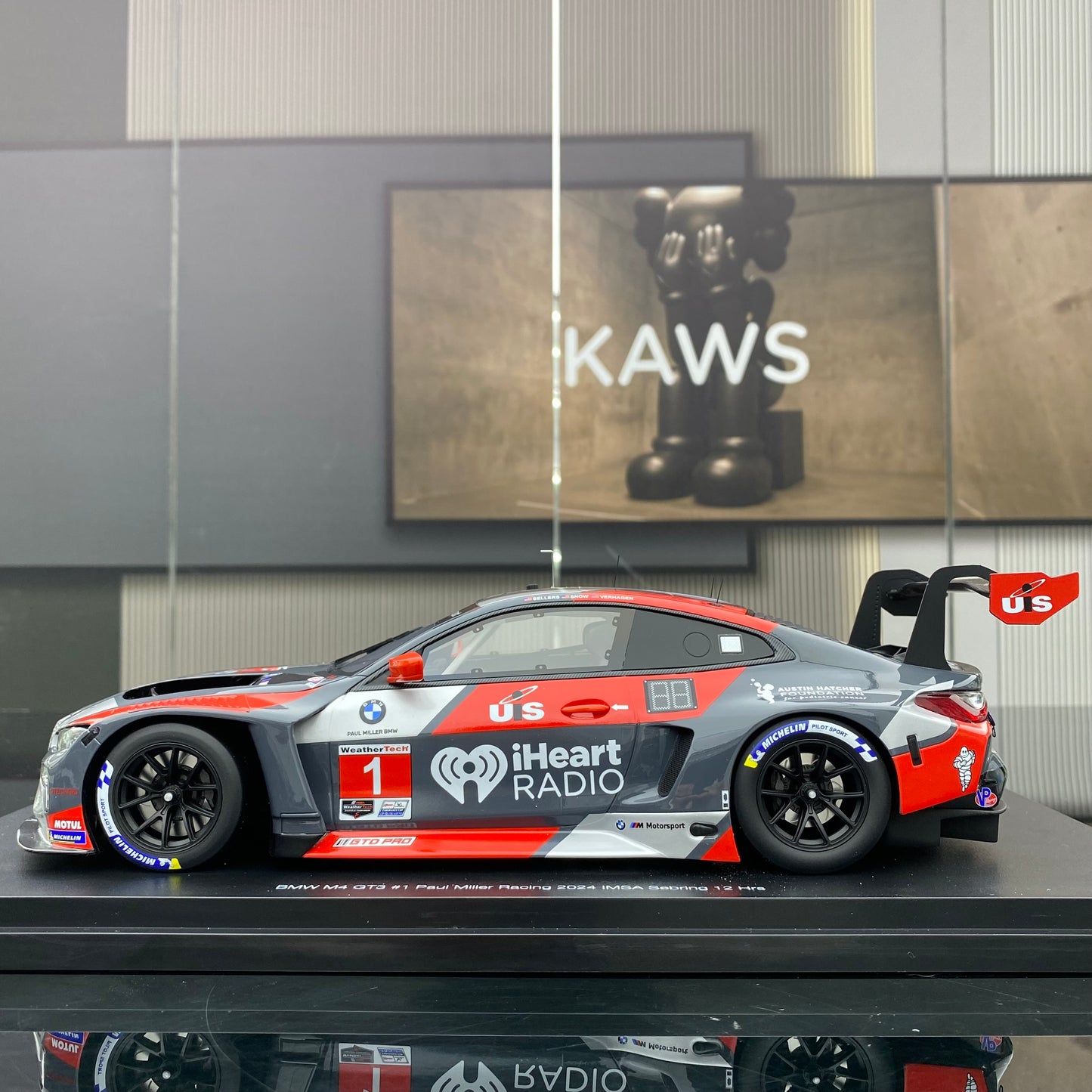 TOPSPEED 1/18 BMW M4 GT3 #1 Paul Miller Racing IMSA 2024 Sebring 12 Hrs Black Gray Red Paint Simulation Car Model