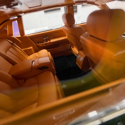 HH Model 1/18 Rolls-Royce Phantom Series II – Peninsula Green (HH734)