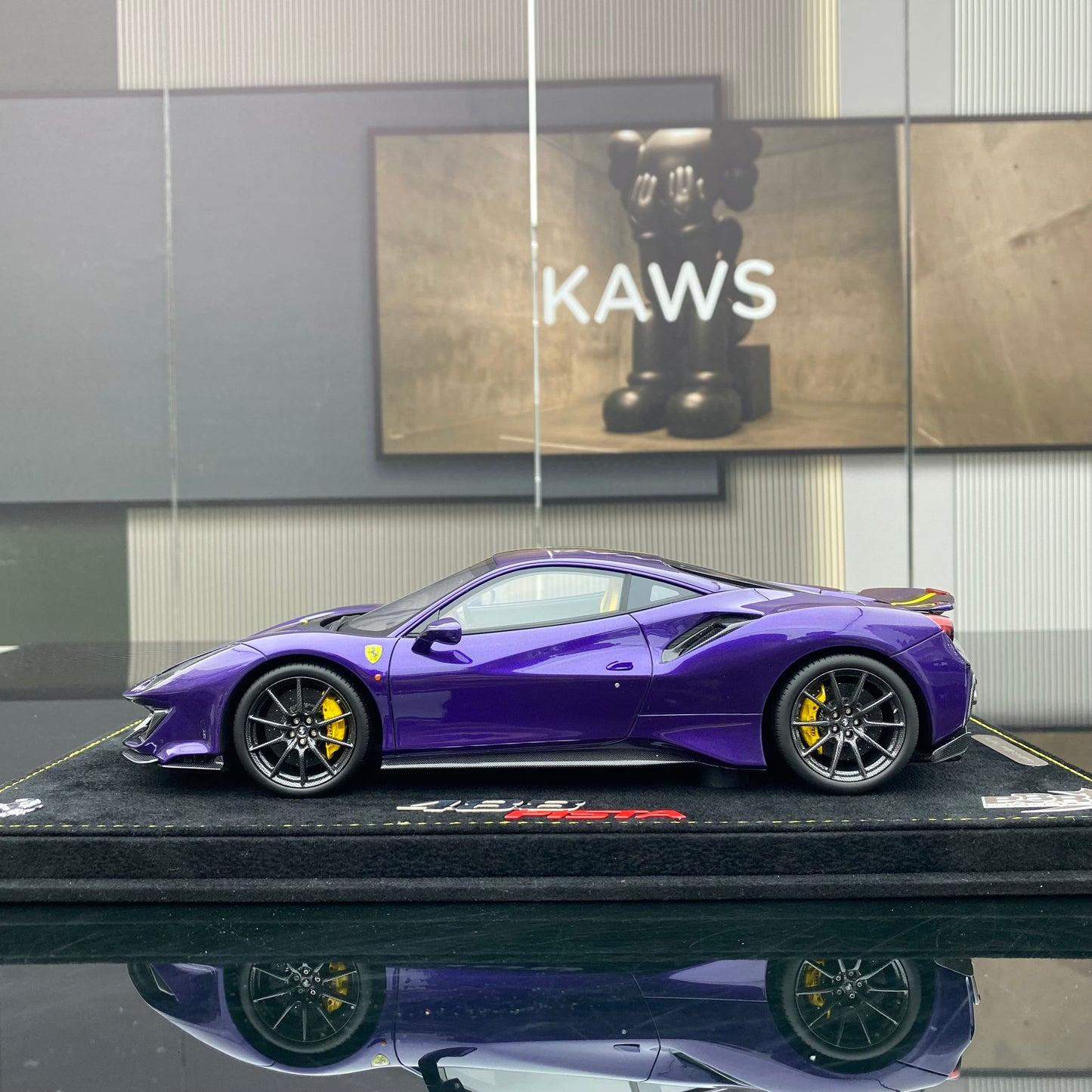 BBR 1/18 Ferrari 488 pista Hong Kong purple limited edition car model ornament