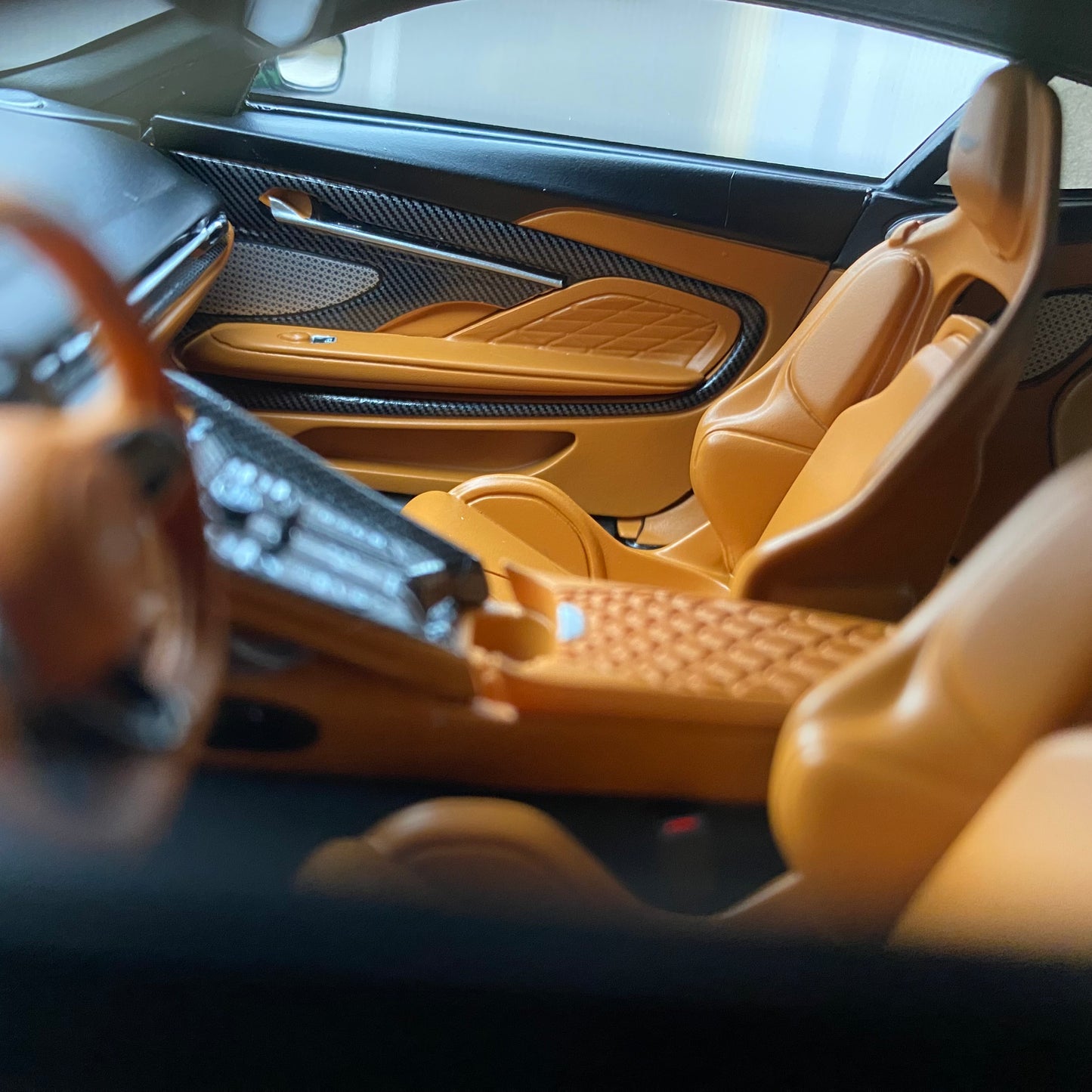 MH 1/18 Aston Martin DB12 COUPE limited edition car model gift