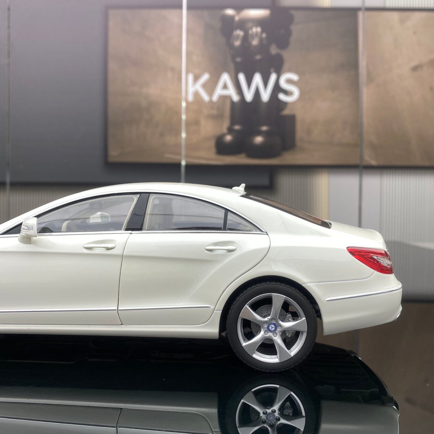 NOREV 1/18 Mercedes-Benz CLS Coupe 2011 Alloy Fully Open White Simulation Car Model Ornament
