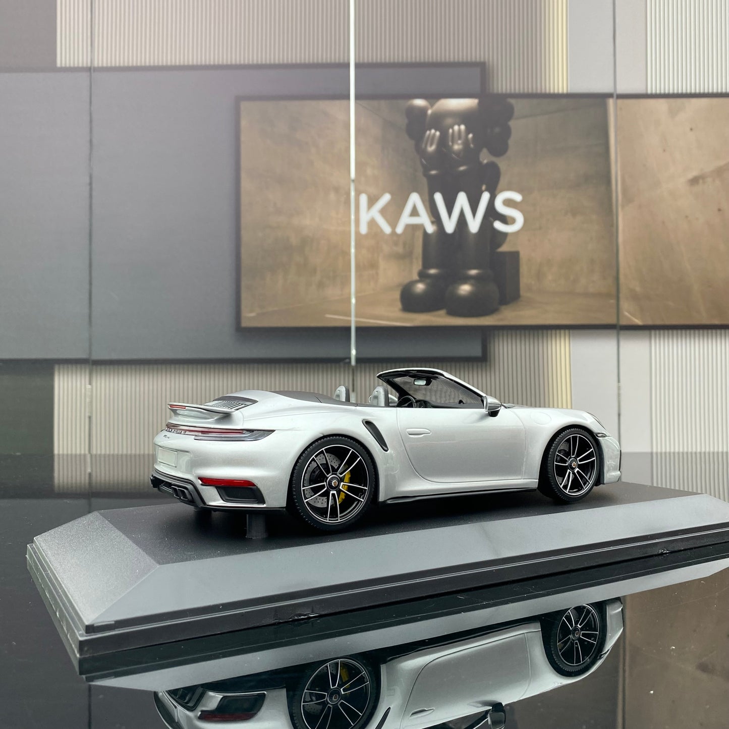 minichamps 1/18 Porsche 911 Turbo Convertible Alloy Closed Car Model