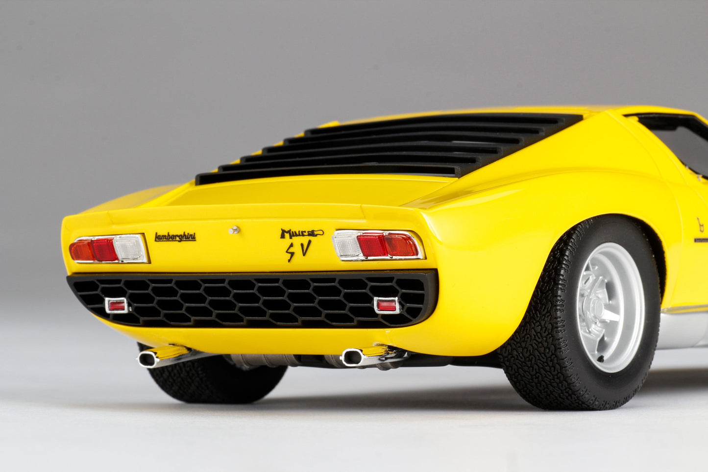Amalgam 1/18 Lamborghini Miura P400 SV simulation car model