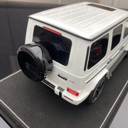 VEHICLE Art 1/18 Mercedes-Benz G63 White Limited Edition Car Model Ornament