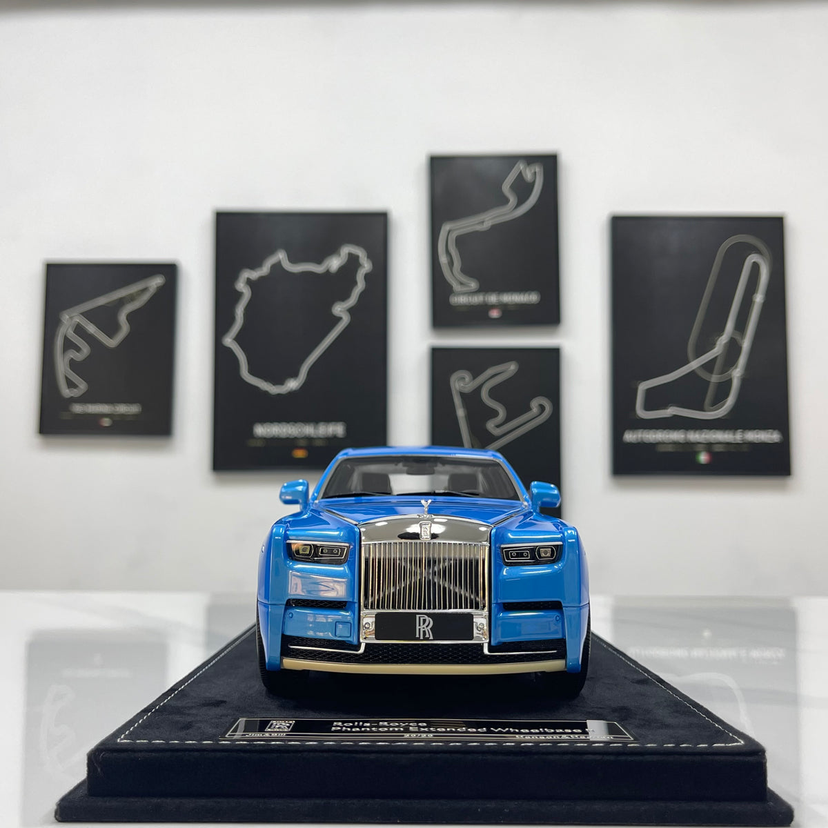 HH Model 1/18 Rolls-Royce Phantom Regatta Edition HH739