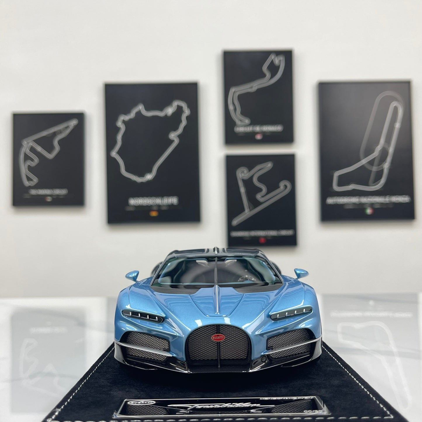 HH MODEL 1/18 Bugatti Tourbillon — Launch Color Limited Edition Model Car