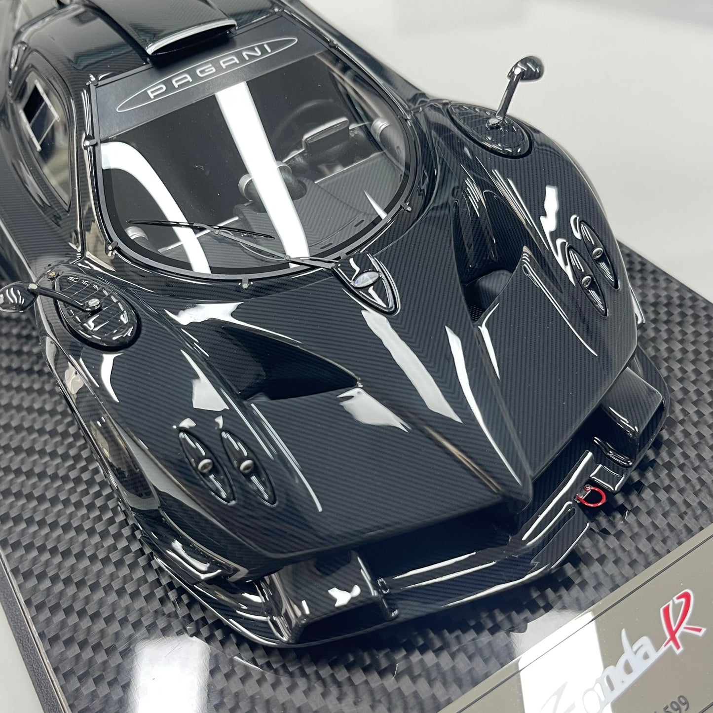 KASH MODEL 1/18 Pagani Zonda R Gloss Carbon Black KPZR002