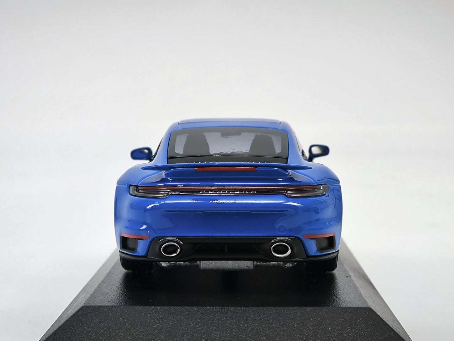 MINICHAMPS 1/43 Porsche 911 turbos alloy car model