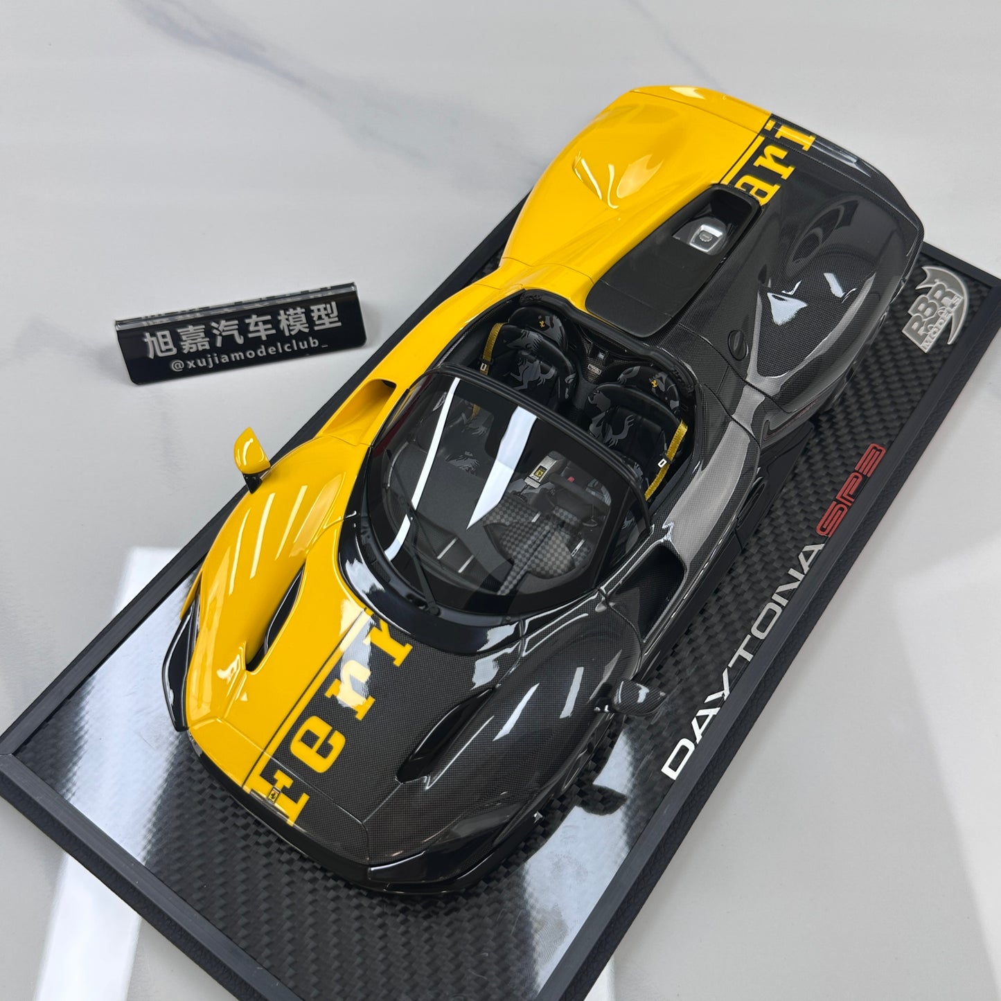 BBR 1/18 Ferrari SP3 Daytona 599+1 Spider - Open Roof Modena Yellow/Black Carbon Fiber P18214TMOCH