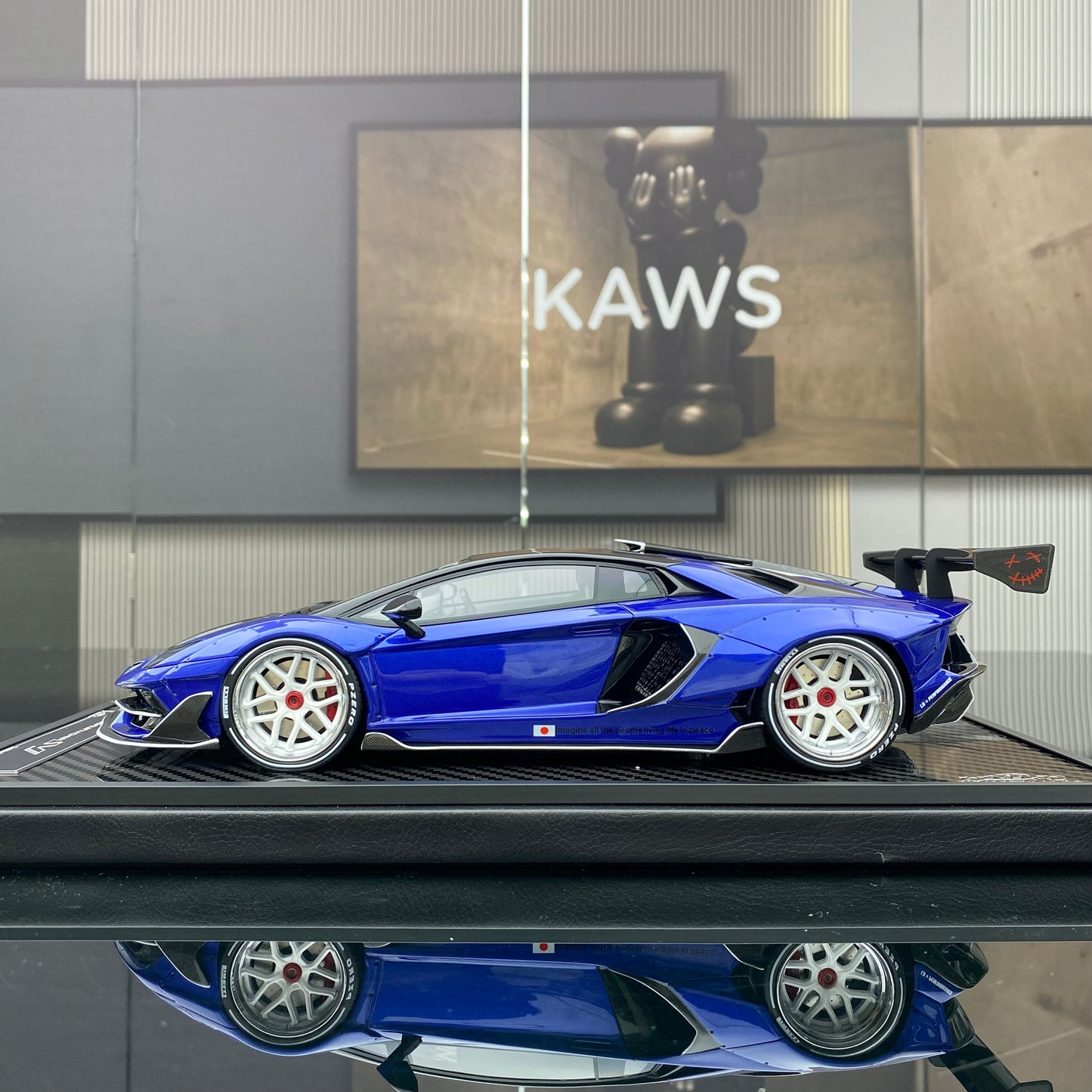 VIP 1/18 Lamborghini SVJ wide body modified car model ornament