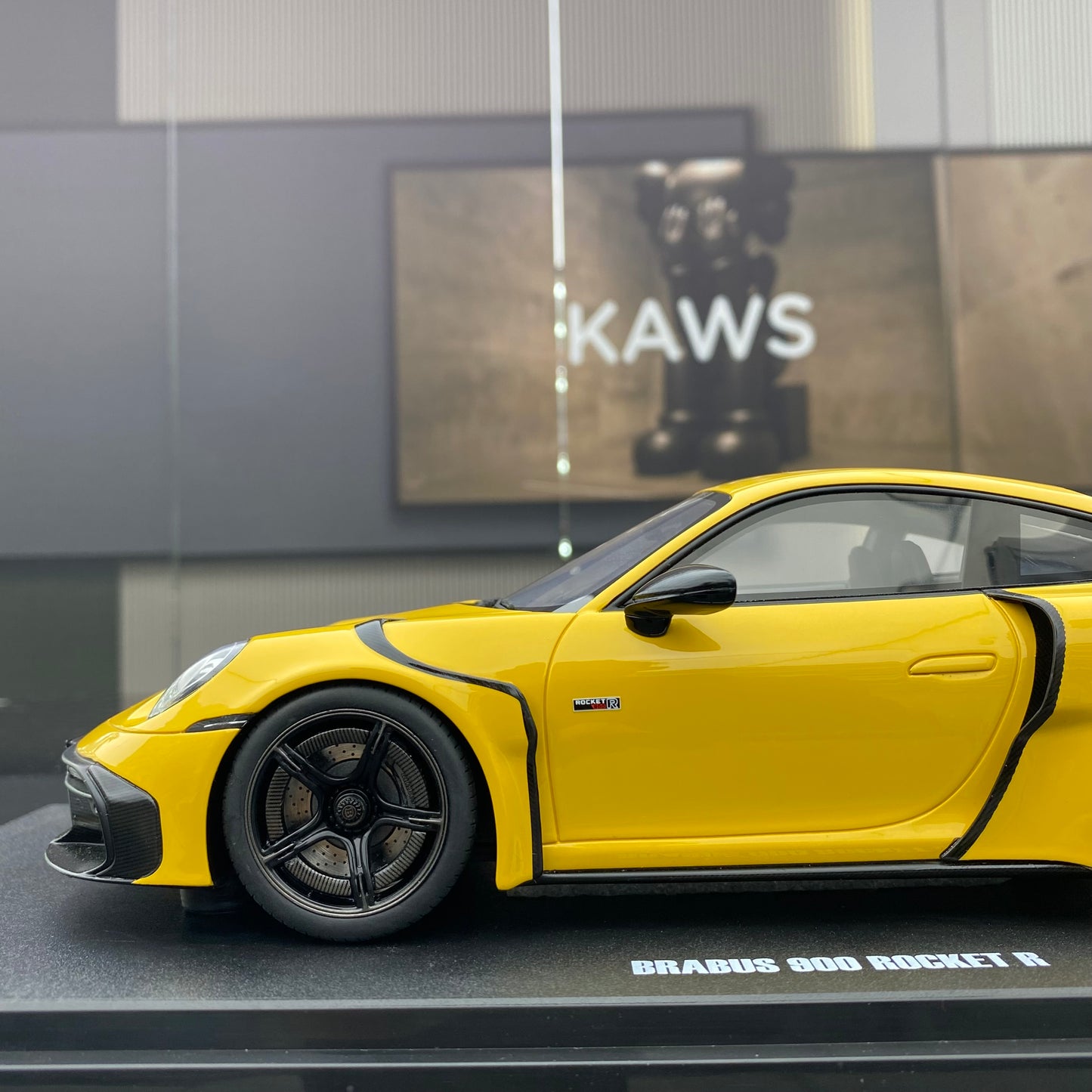 GT Spirit 1/18 Porsche BRABUS 900 ROCKET-R Yellow Simulation Car Model