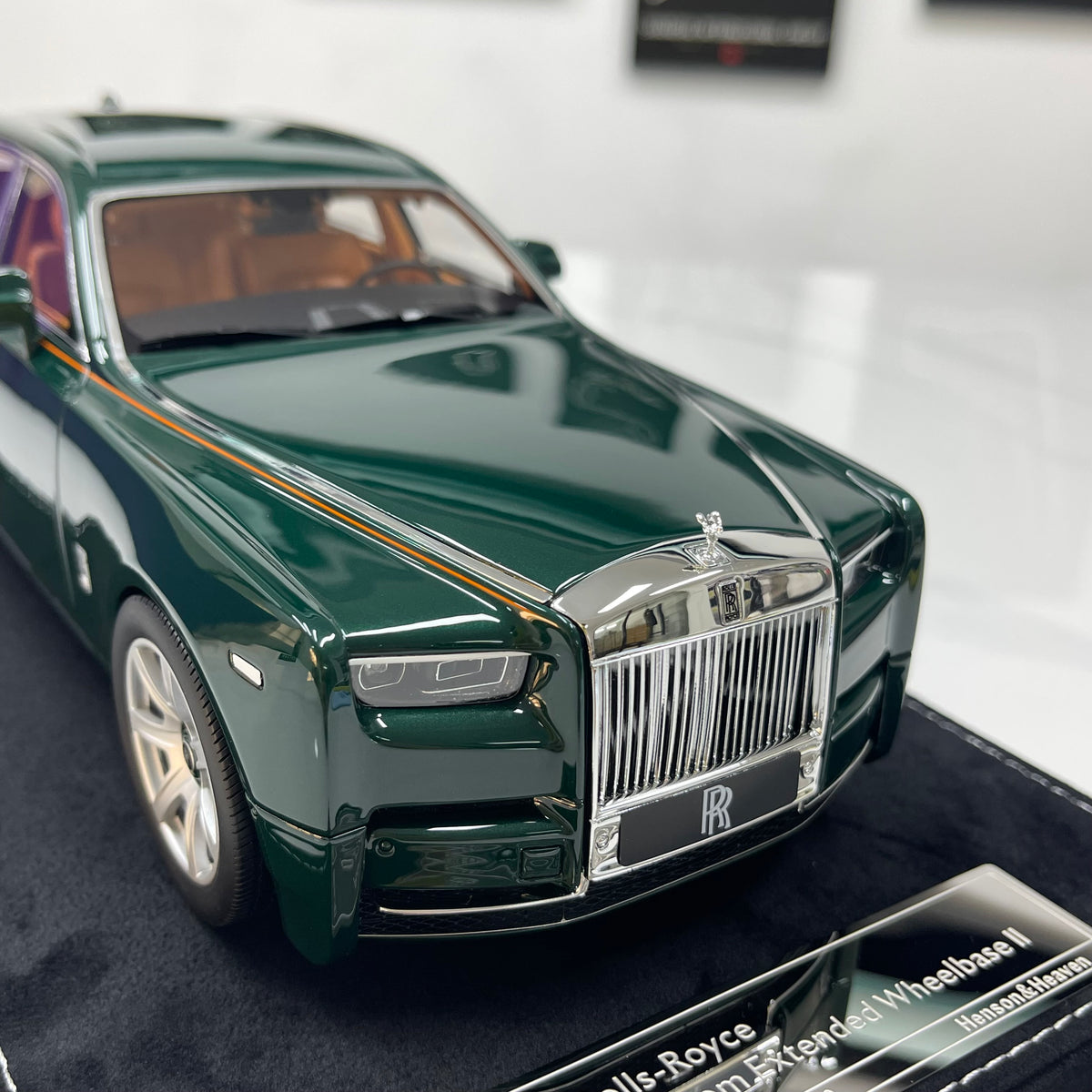 HH Model 1/18 Rolls-Royce Phantom Series II – Peninsula Green (HH734)