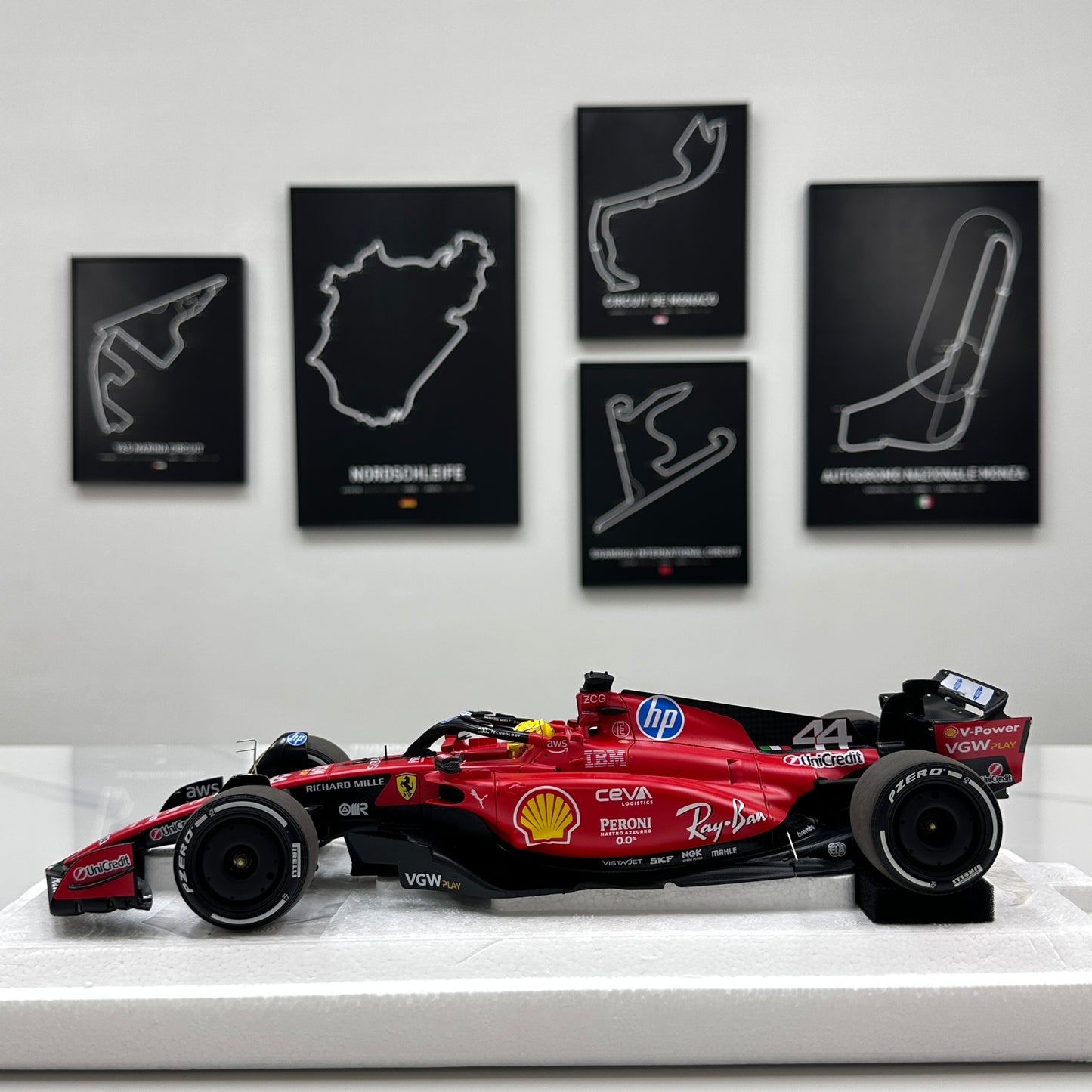 BBR 1/18 Ferrari SF-23 #44 Hamilton Red BBR2318T44