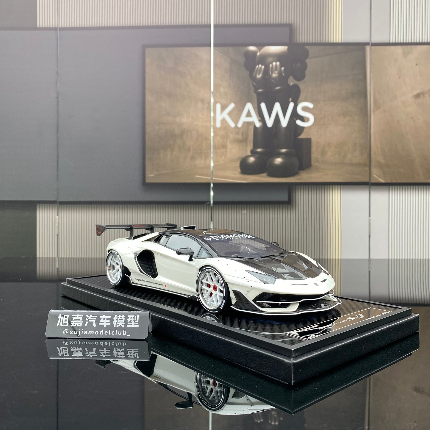 VIP 1/18 Lamborghini SVJ wide body modified car model ornament