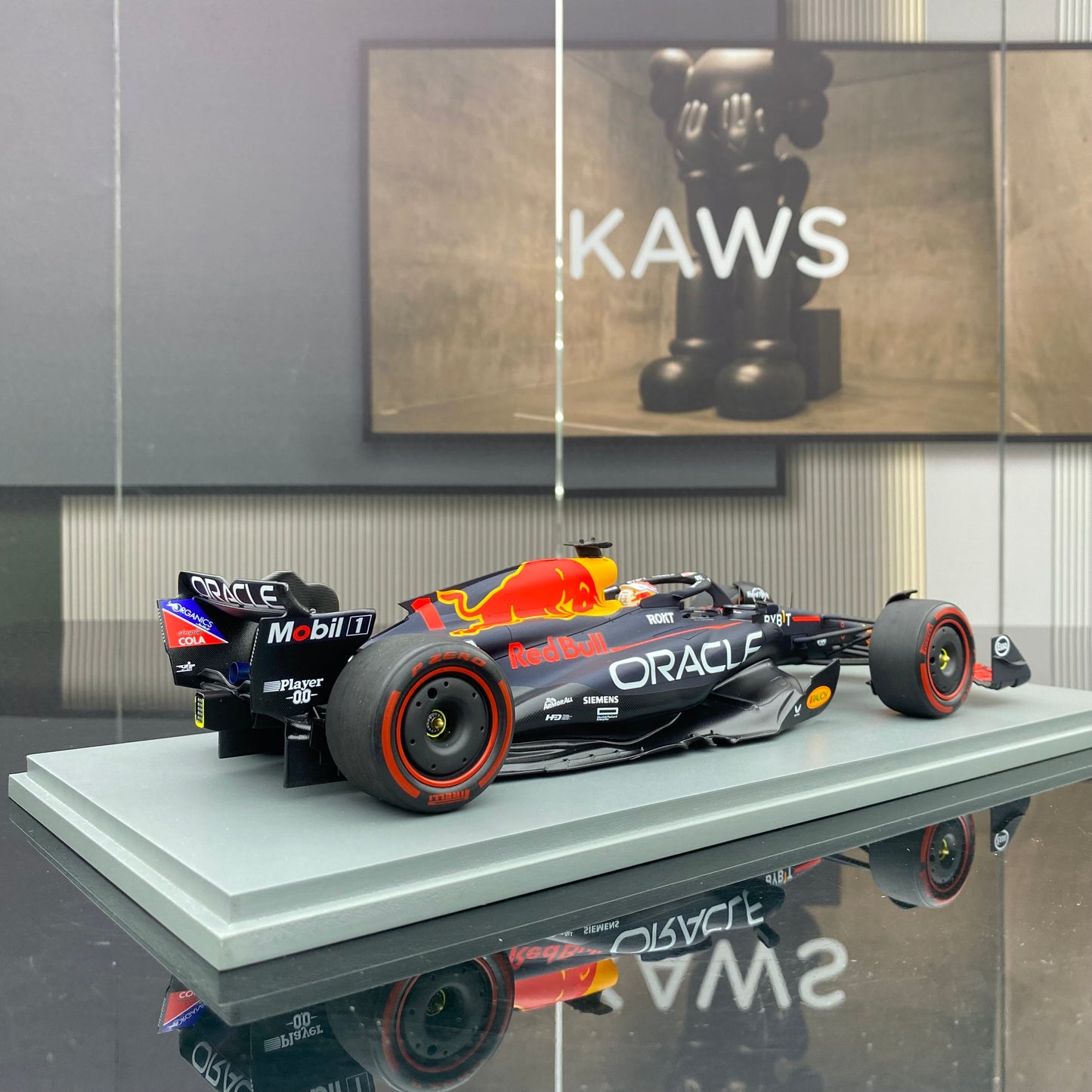 SPARK 1/18 Oracle F1 Team RB19 2023 Spanish Grand Prix Victory No. 1 Verstappen 40 career wins Red Bull Limited Edition car model