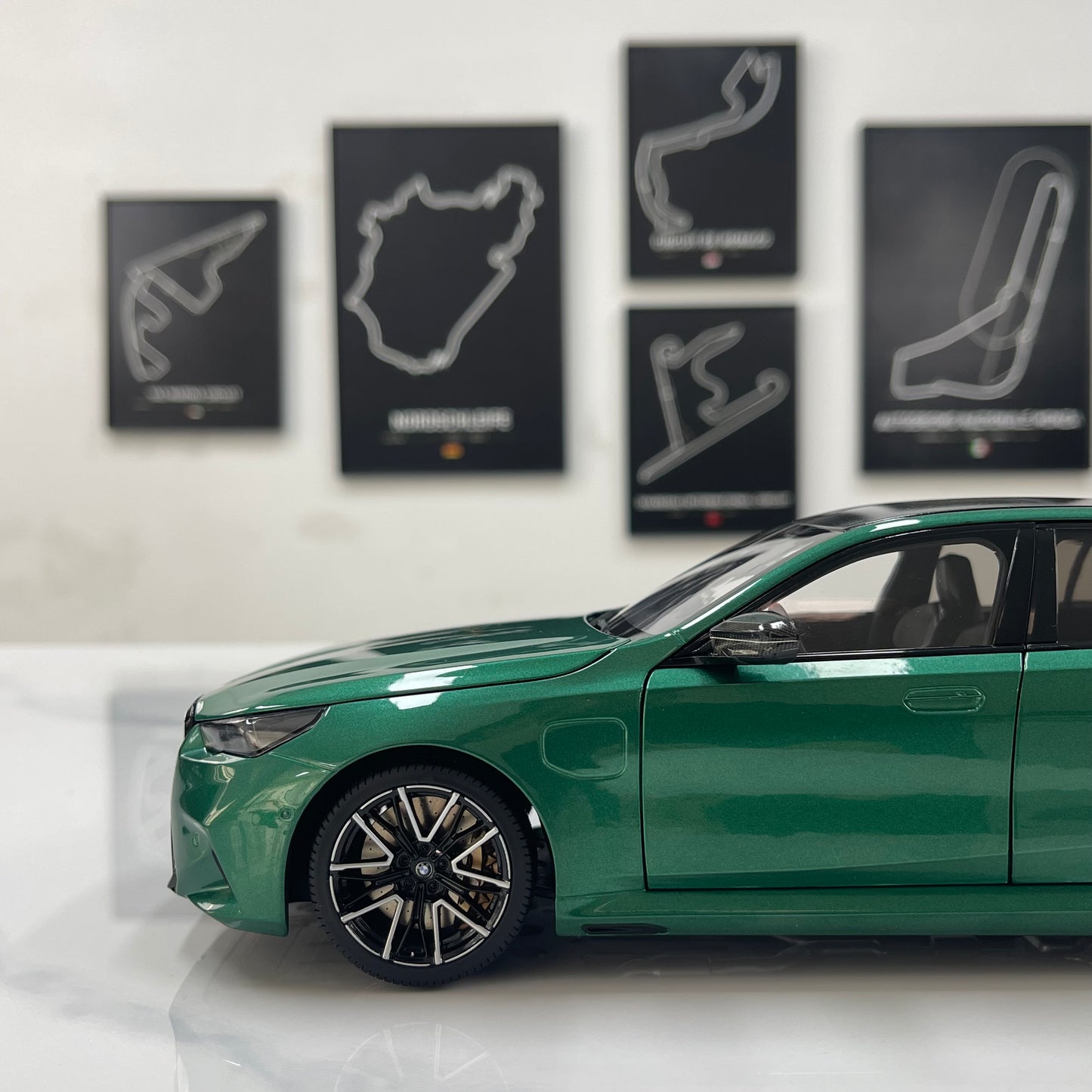 MINICHAMPS 1/18 BMW M5 2024 Metallic Green 110023800