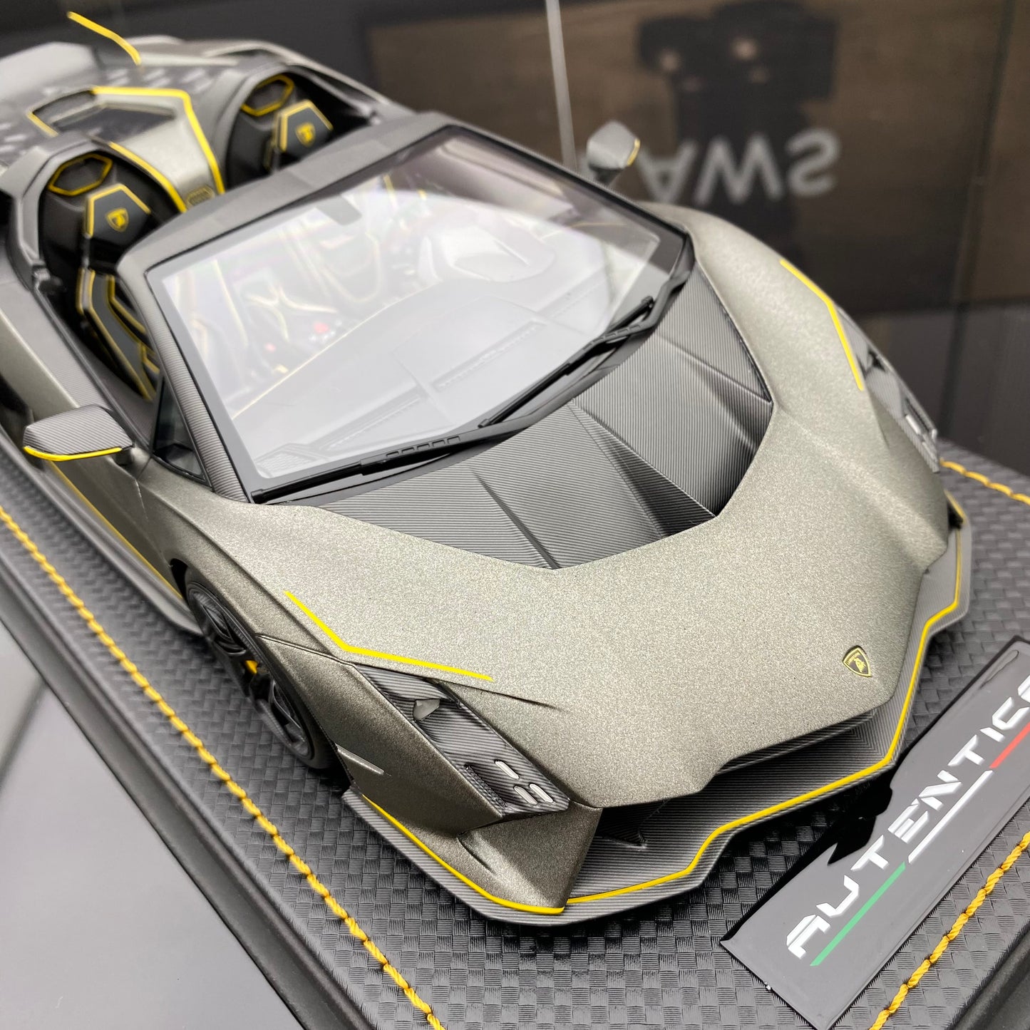 Colección de adornos de simulación de coche Lamborghini Autentica Roadster MR 1/18