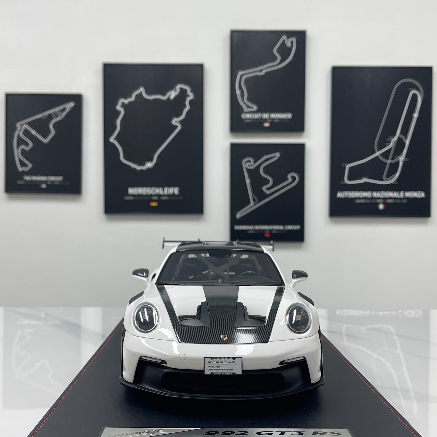 IVY 1/12 Porsche 992 GT3 RS White Wheels Limited Edition Model Car