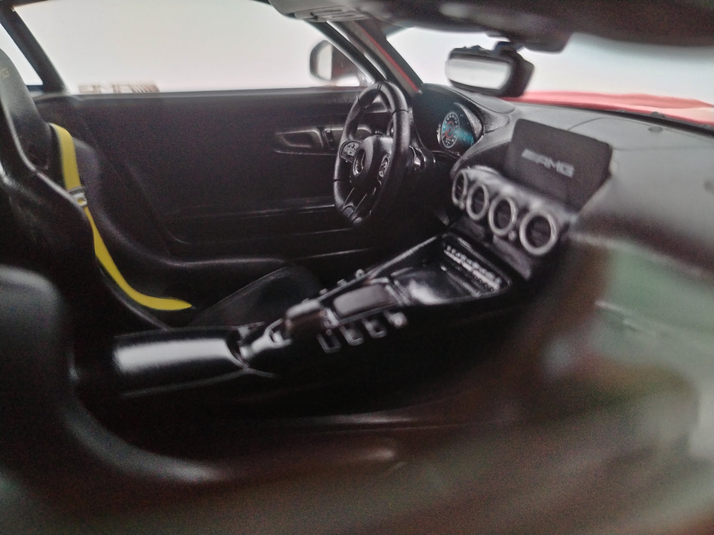 MINICHAMPS 1/18 Mercedes-Benz AMG GT-R F1 Safety Car 2021 Red Paint Alloy Car Model 155036095