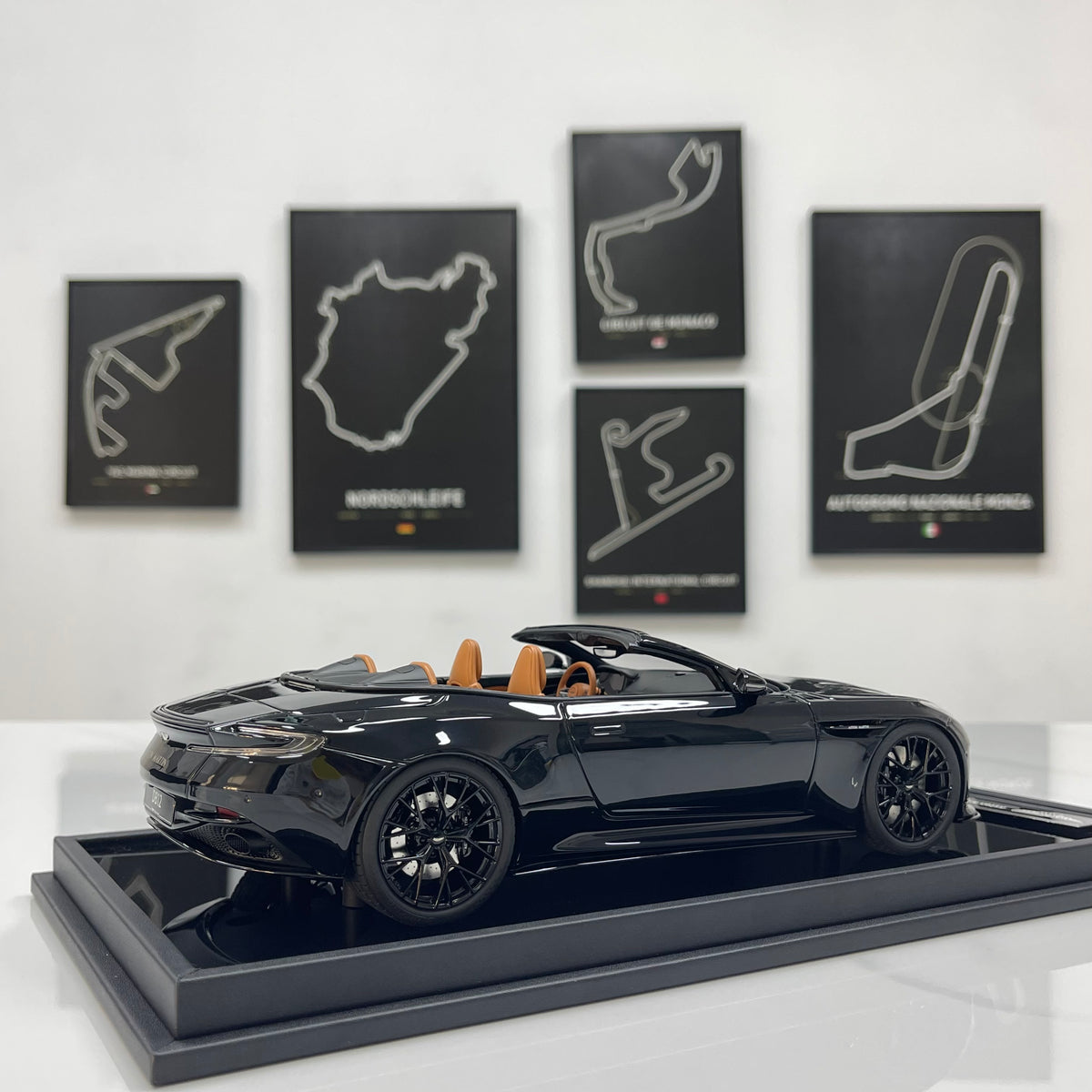 MOTORHELIX 1/18 Aston Martin DB12 Volante Convertible - Ink Black (MH398)