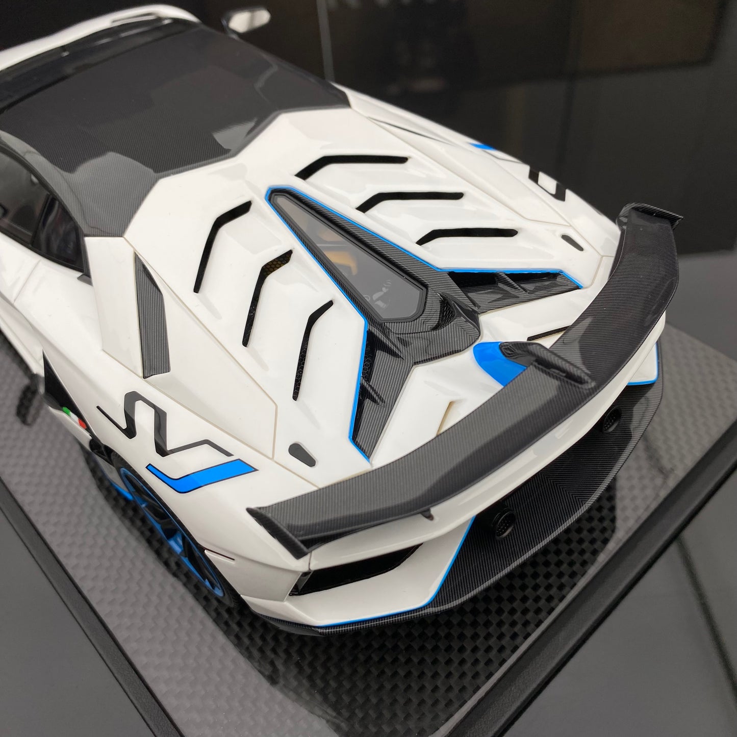 DM 1/18 Lamborghini SVJ Daniel limited edition car model ornament gift