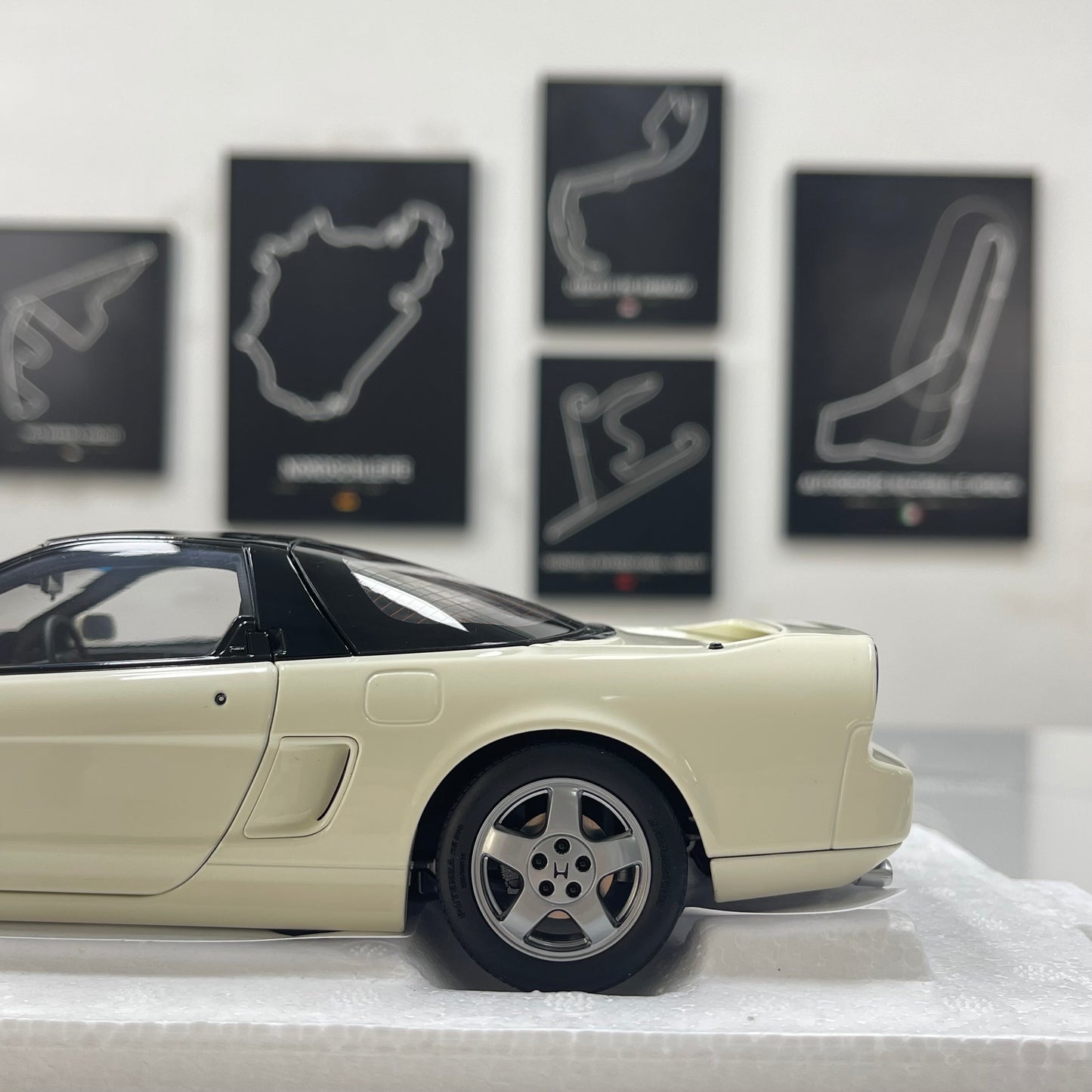 LCD 1/18 Honda NSX (1st Gen / MK1 / NA1) - White (LCD18022-WH)