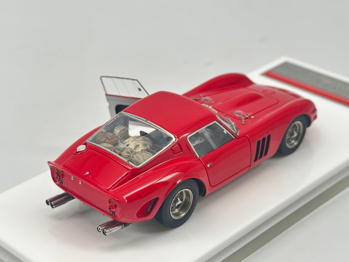 SCM 1/43 Ferrari 250GTO Open Door With Figure Red Simulation Car Model