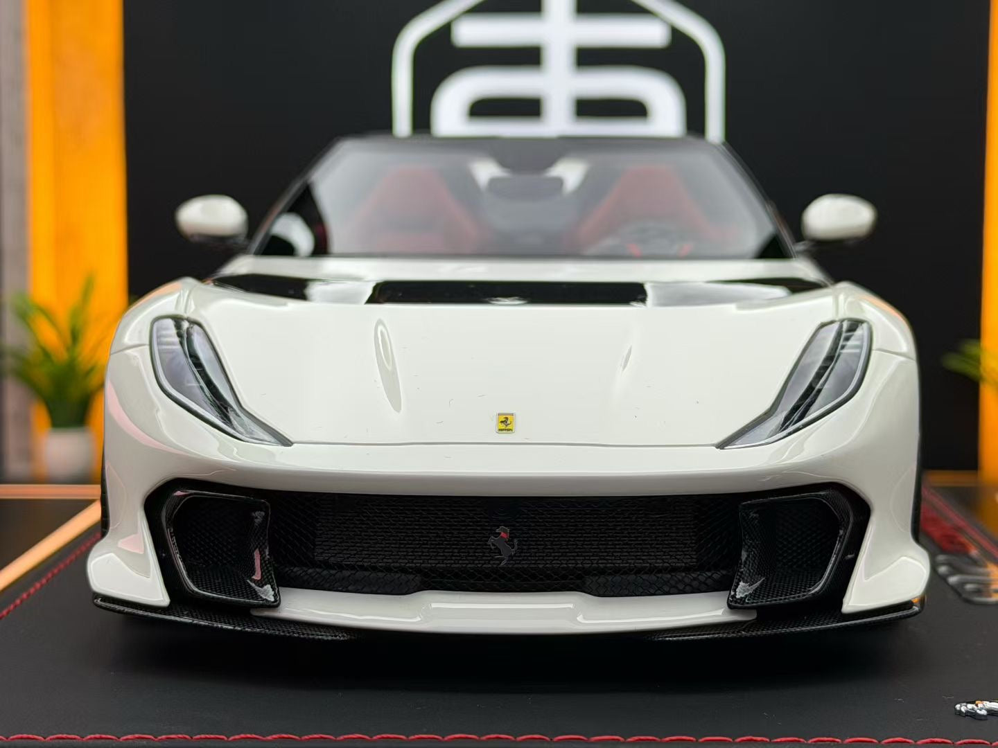 BBR 1:18 Ferrari 812 Competizione Aperat 23/24  DDJ004