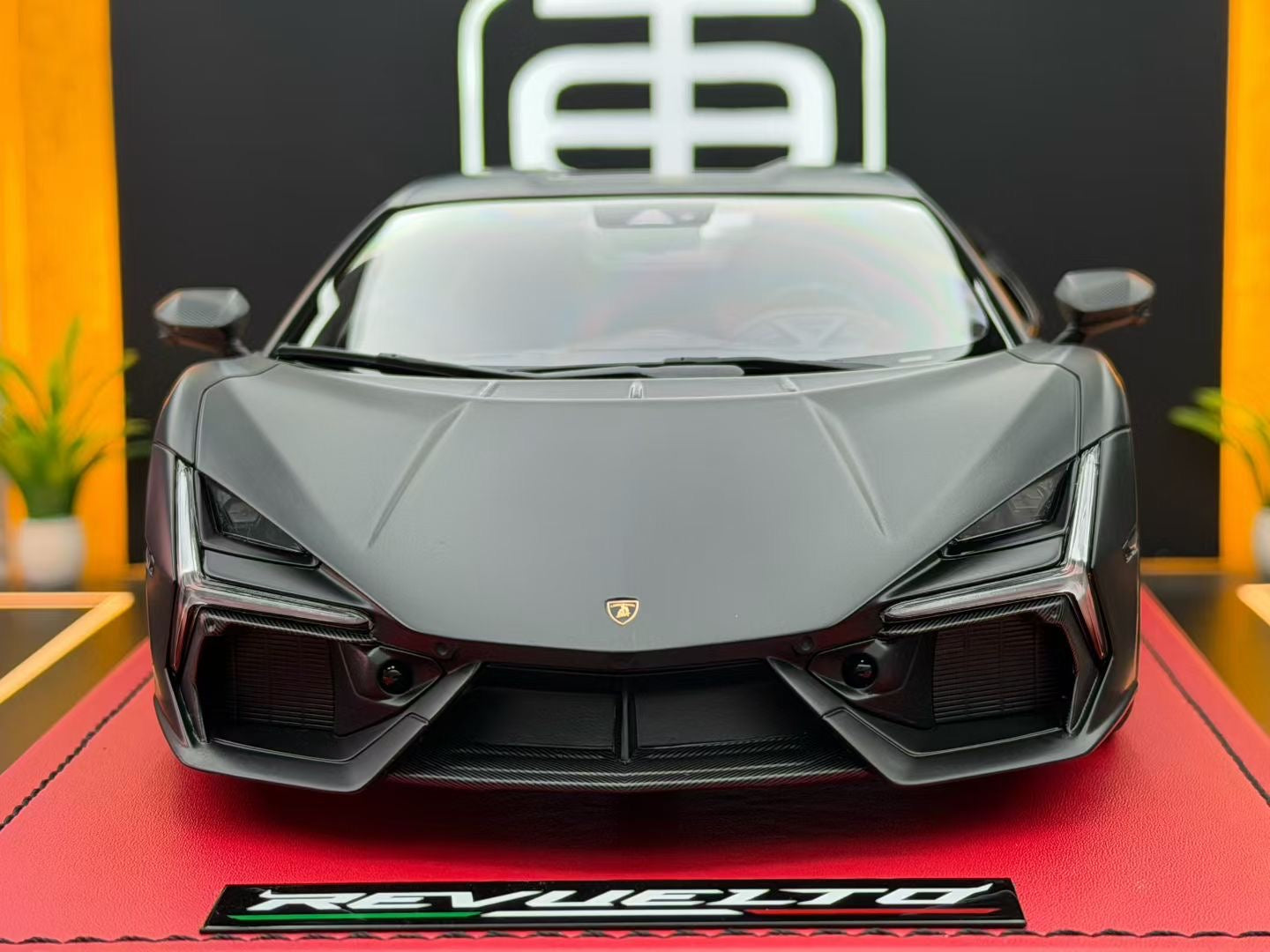 MR 1:18 Lamborghini Revuelto Nero Nemesis Matt 130/149 DDJ054
