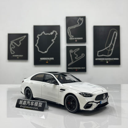 NZG 1/18 Mercedes-AMG C63 S E-Performance, Gloss White (111200040)