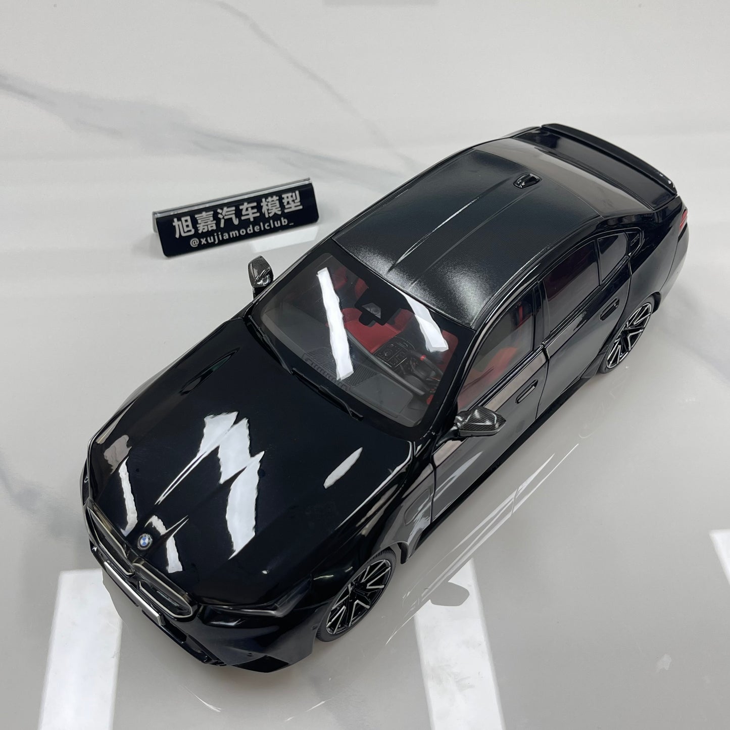 MINICHAMPS 1/18 BMW M5 2024 Metallic Black 110023801