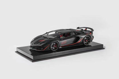 Runner & UU 1/18 Lamborghini SVJ Aventador