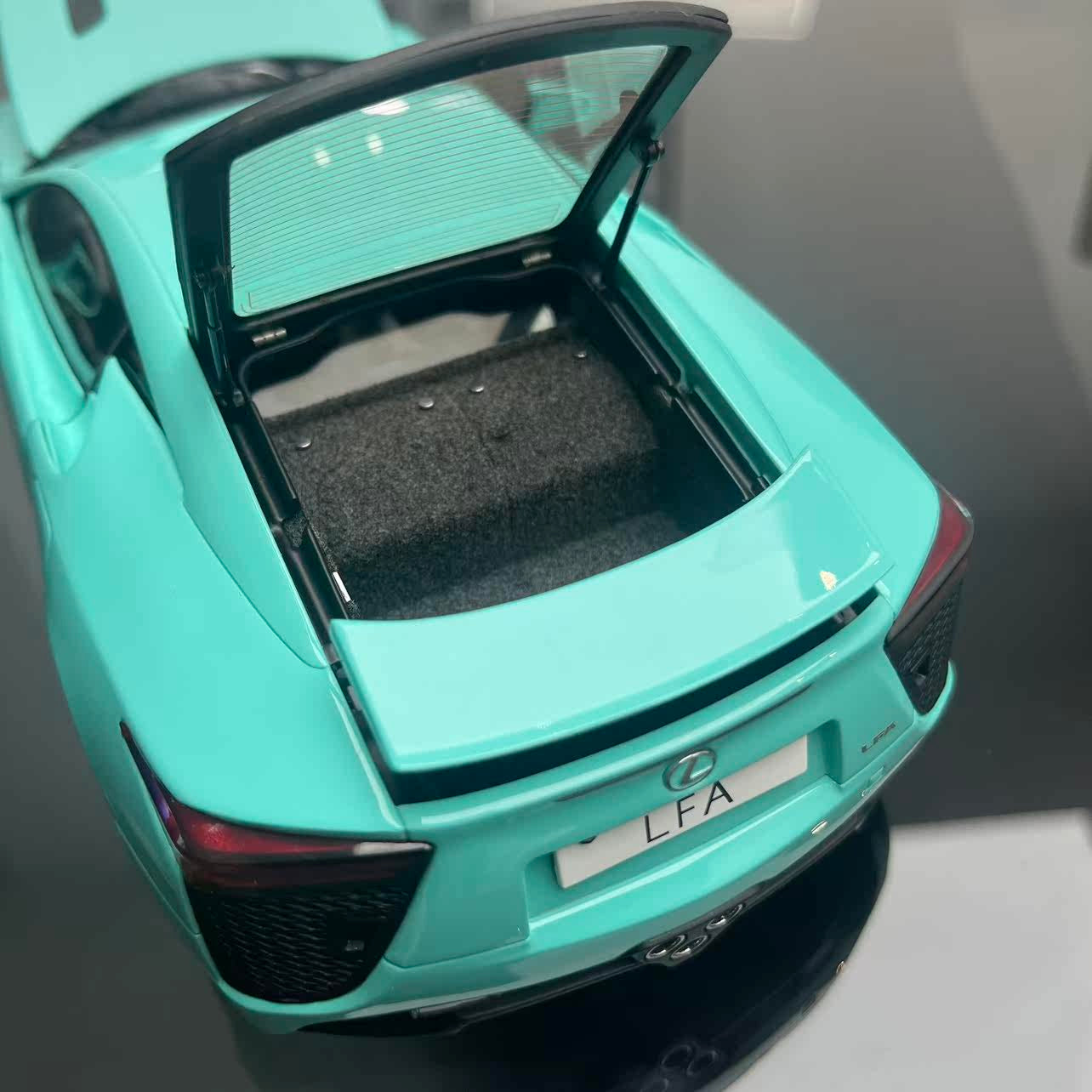 WELL 1/18 Lexus LFA Lexus Street Edition Alloy Simulation Car Model Collection