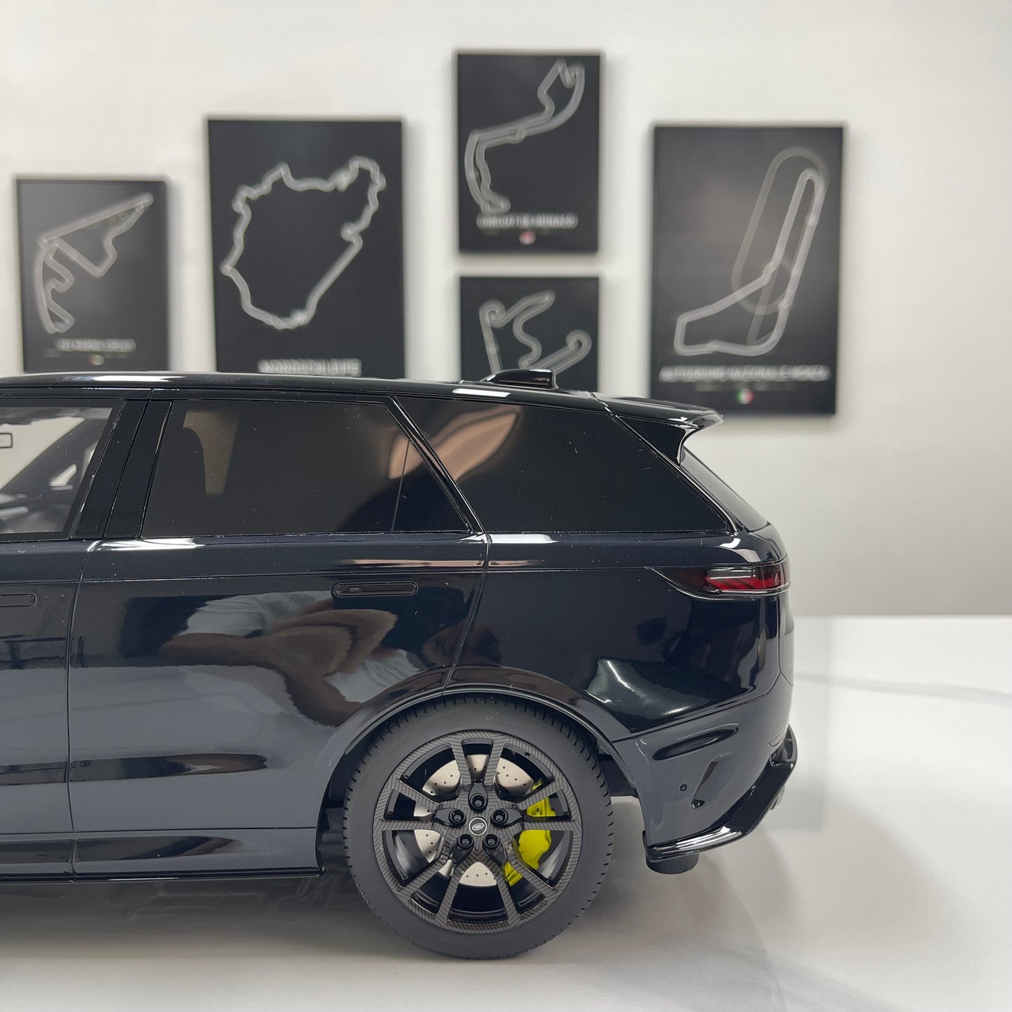 GT Spirit 1/12 Land Rover Range Rover Sport SV Edition Two – Black (GT555)