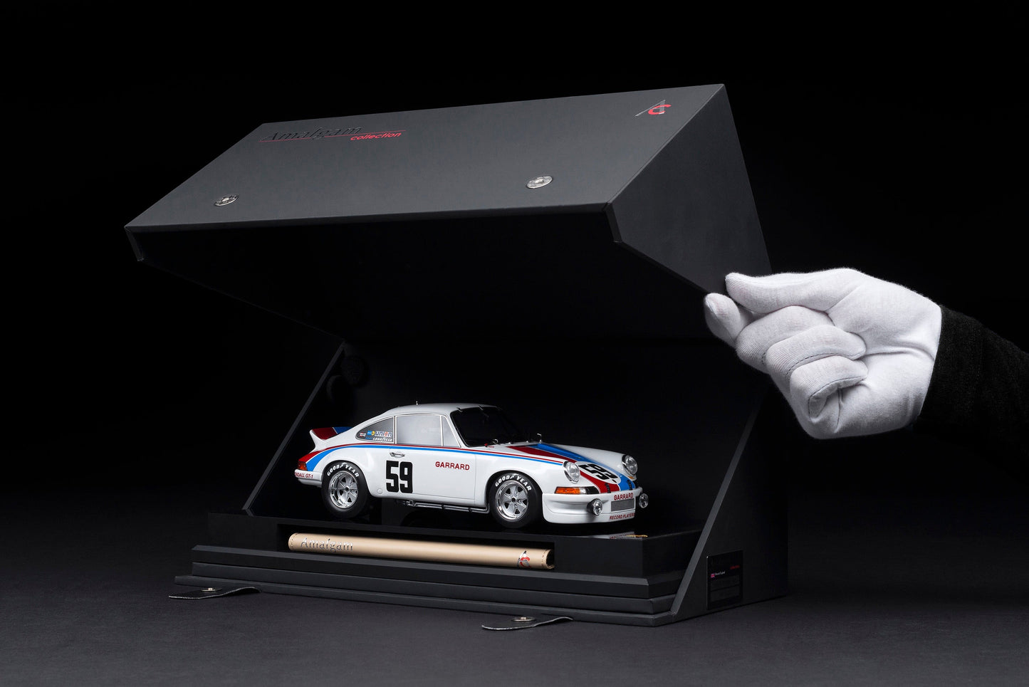Amalgam 1/18 Porsche 911RSR (1973) 2.8 BRUMOS DAYTONA car model