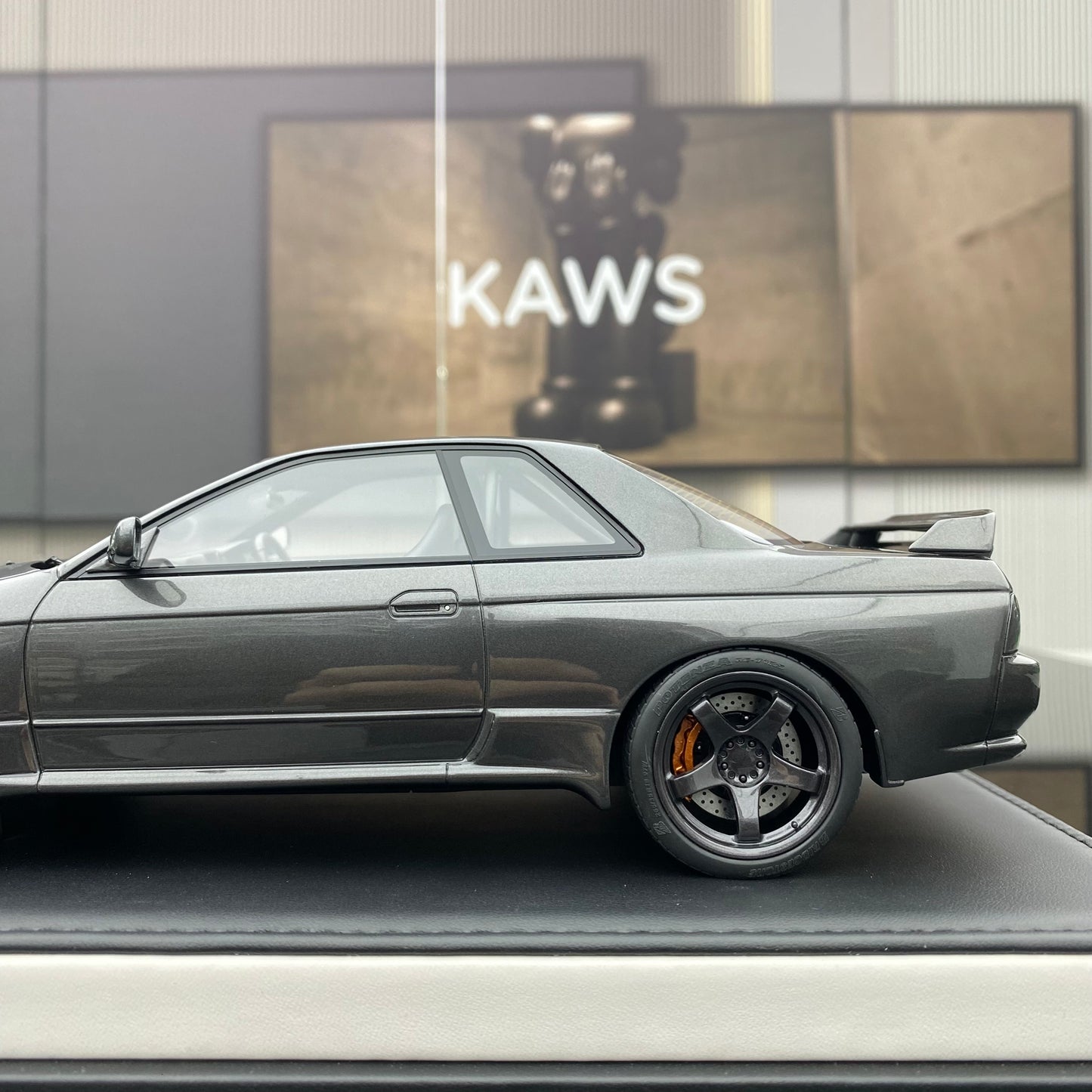 MH 1/18 Nissan Skyline GT-R(R32)Customized Version Gun Gray Metallic Car Model