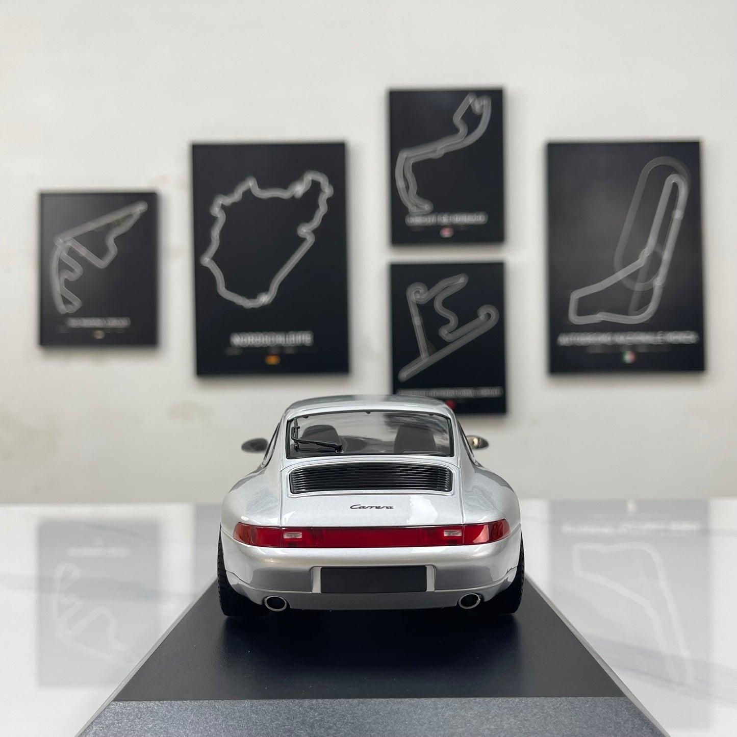 MINICHAMPS 1/18 Porsche 911 (993) 1993 Silver 155061101