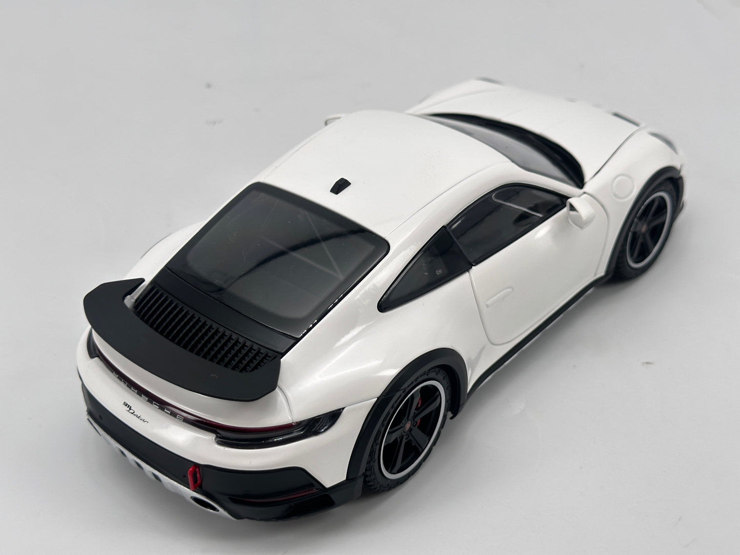 MINICHAMPS 1/18 Porsche 911 DAKAR White Alloy Car Model