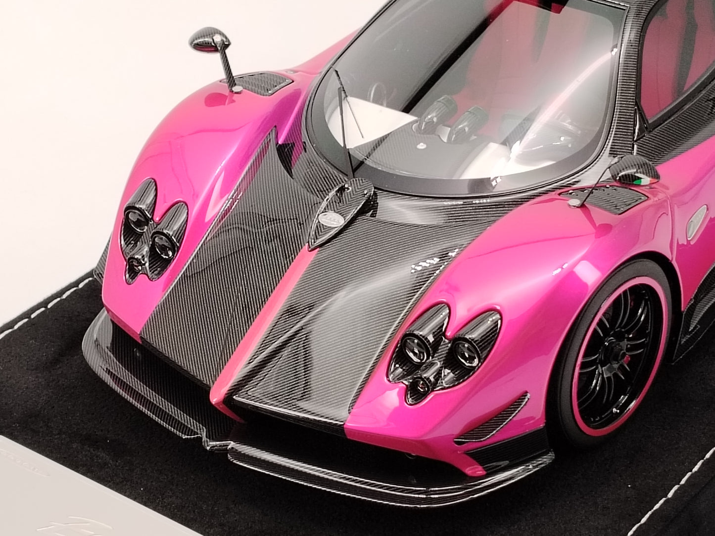HH Model 1/18 Pagani Zonda Cinque Coupe Electric Pink Limited Edition Car Model