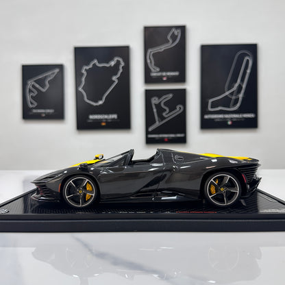 BBR 1/18 Ferrari SP3 Daytona 599+1 Spider - Open Roof Modena Yellow/Black Carbon Fiber P18214TMOCH