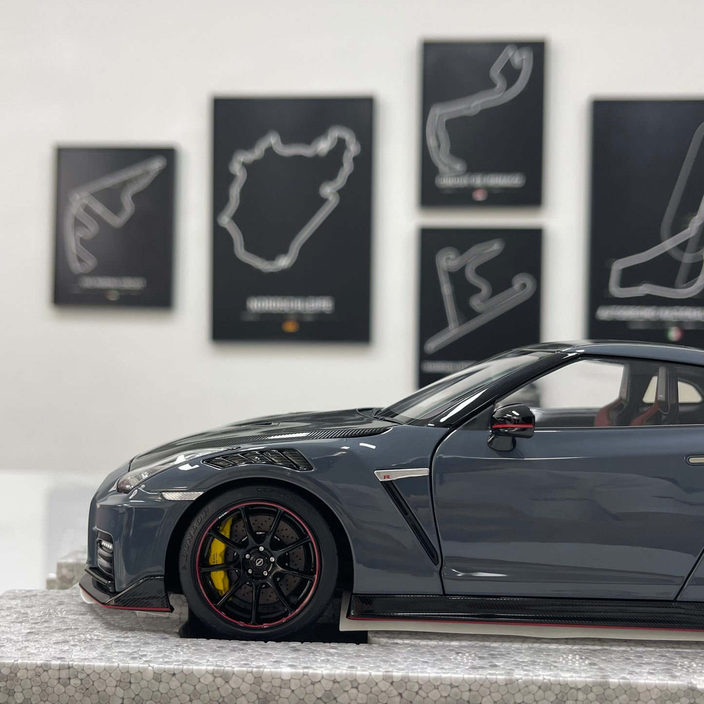 MOTORHELIX 1/18 Nissan GT-R NISMO (R35) Special Edition 2022 Stealth Grey Alloy Model Car