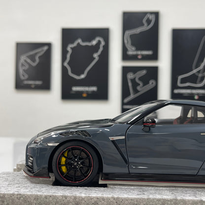MOTORHELIX 1/18 Nissan GT-R NISMO (R35) Special Edition 2022 Stealth Grey Alloy Model Car