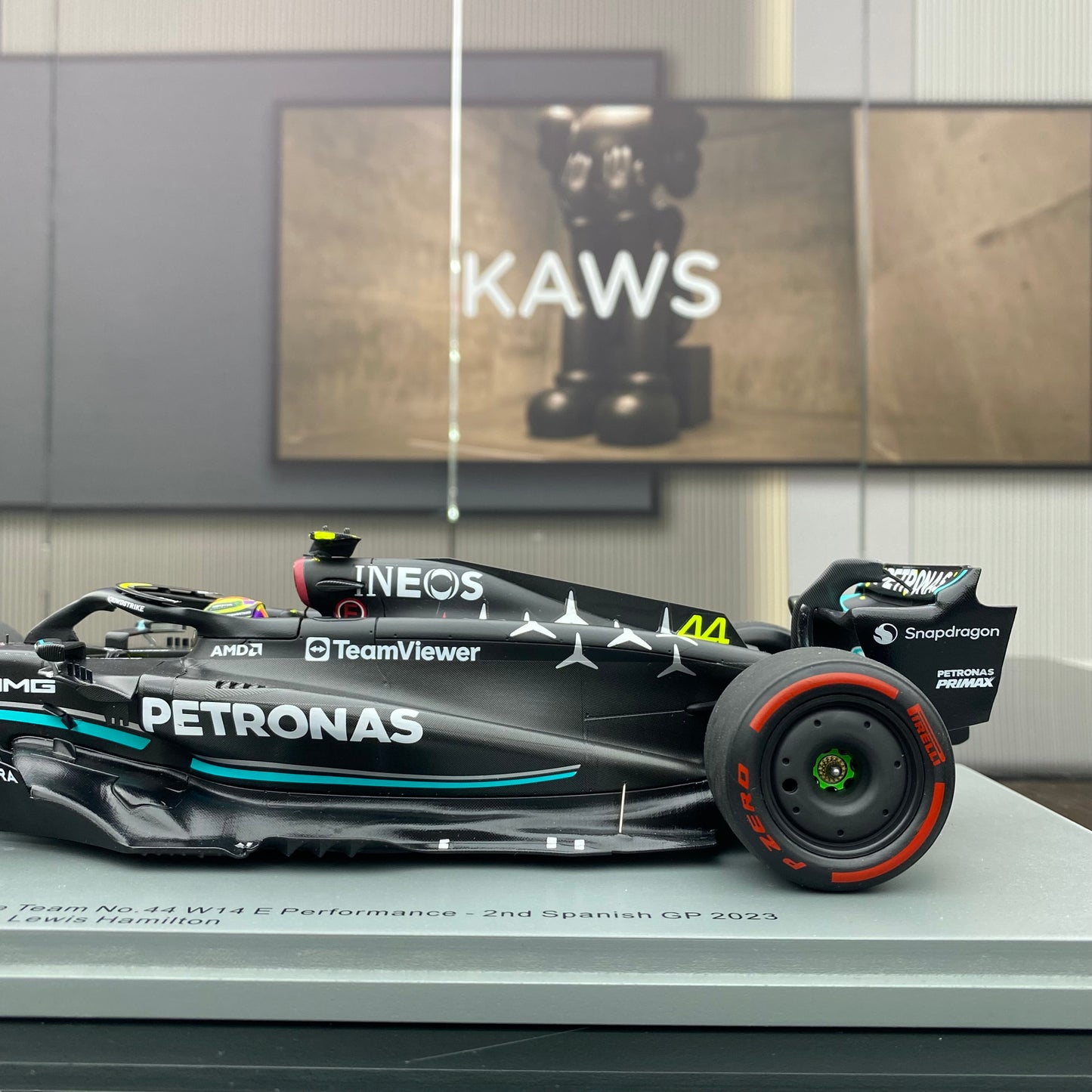 SPARK 1/18 Mercedes-Benz AMG F1 Team W14 2023 Spanish Runner-up Hamilton Black and Green Painting 18S906