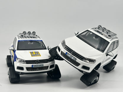 Kyosho 1/18 Volkswagen Touareg Snowmobile Alloy Simulation Model Car Ornaments Birthday Gift
