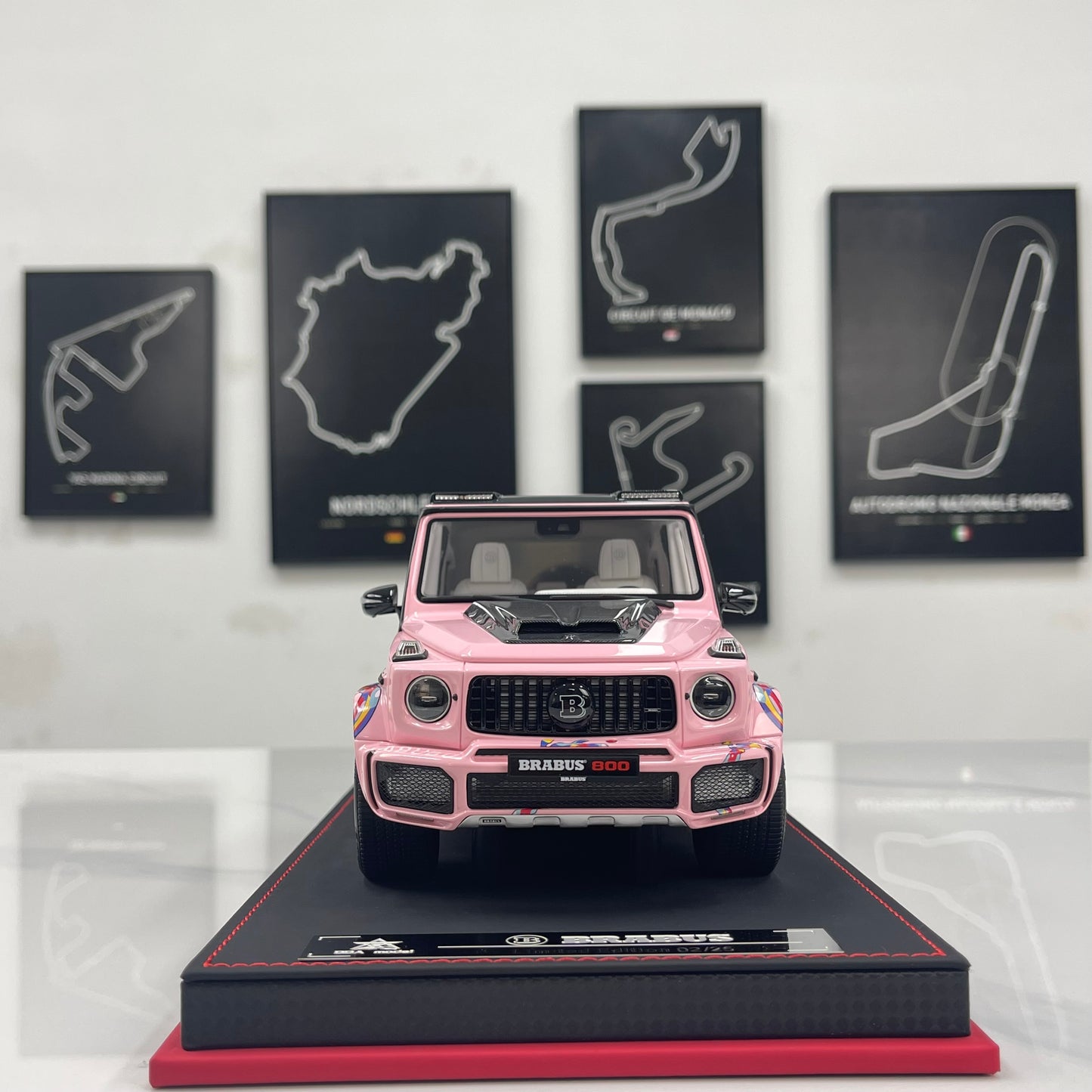 BBA Model 1/18 Brabus G800 Labubu BBA084