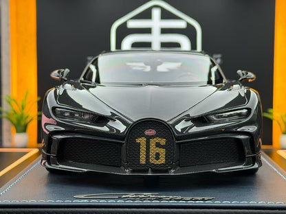 MR 1:18 Bugatti Chiron Pur Sport Full Carbon 46/99 DDJ046