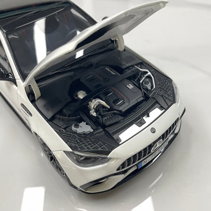 NZG 1/18 Mercedes-AMG C63 S E-Performance, Gloss White (111200040)