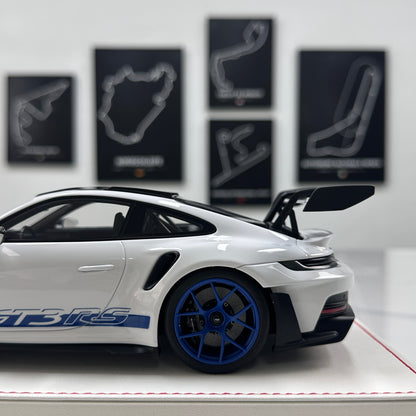 GH MODEL 1/18 Porsche 992 GT3RS, Sky Grey Limited Edition Model Car Figurine